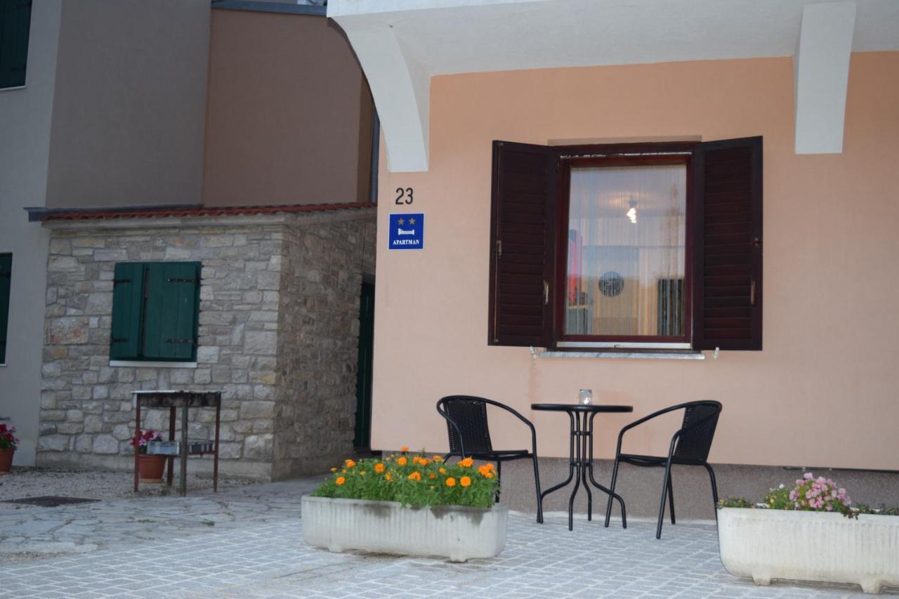 Apartman Nino Novigrad  Екстер'єр фото